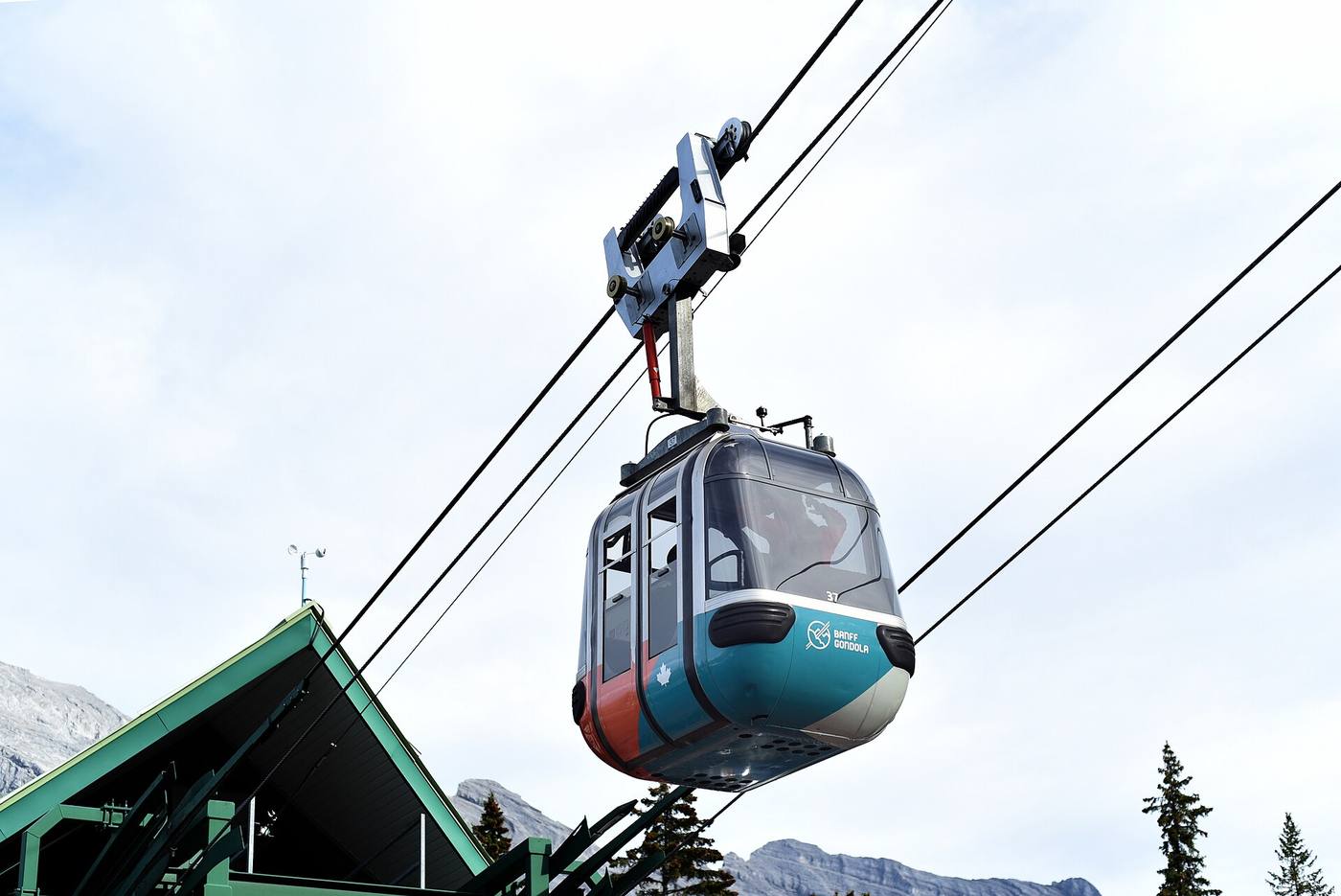 サルファー山へ上がるバンフ・ゴンドラ