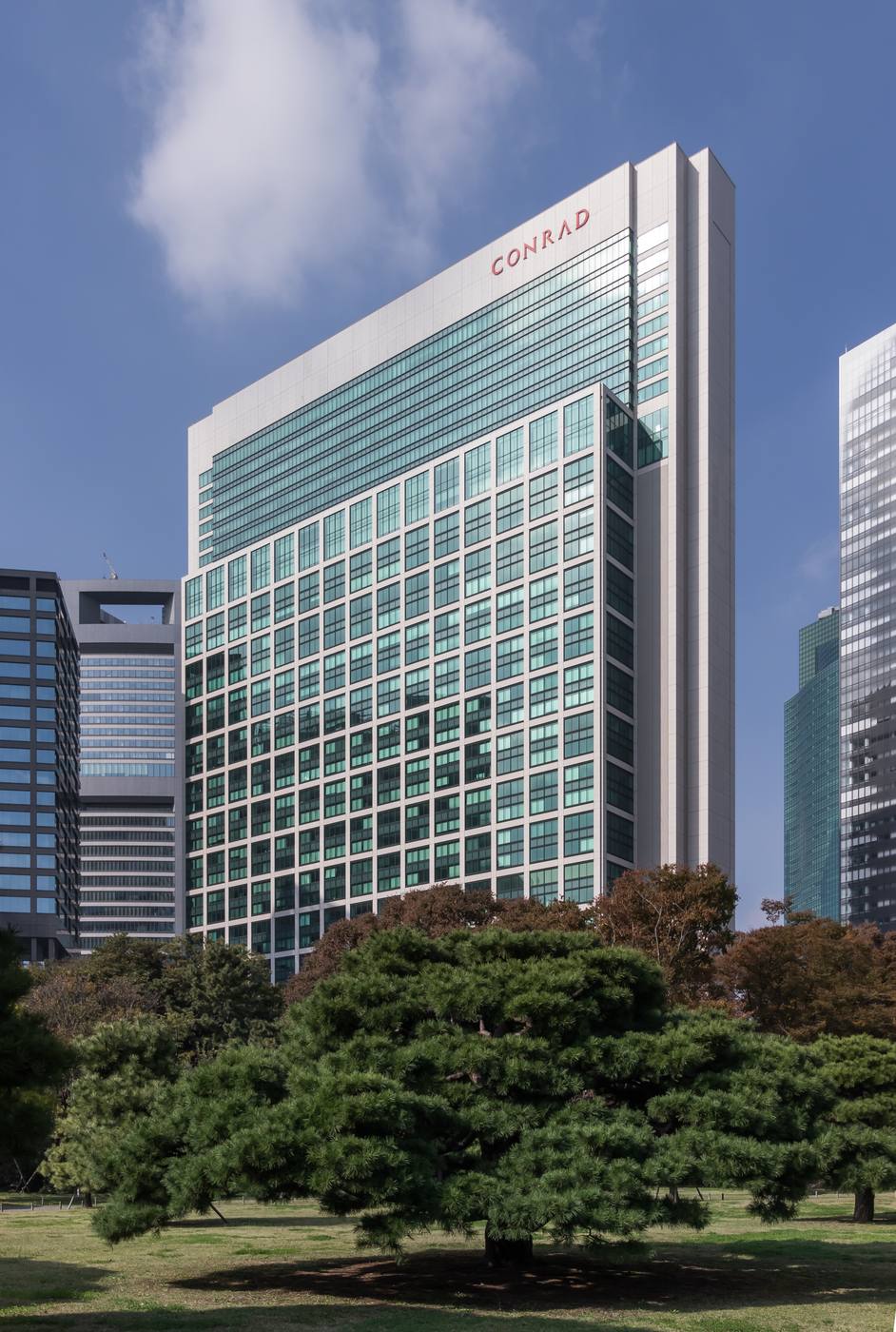 コンラッド東京。汐留の東京汐留ビルディングの上層階。ラウンジは37階